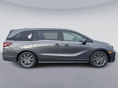New 2026 Honda Odyssey Touring image 2