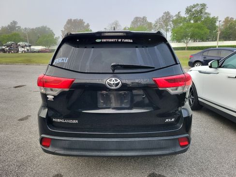 Used 2019 Toyota Highlander XLE image 15