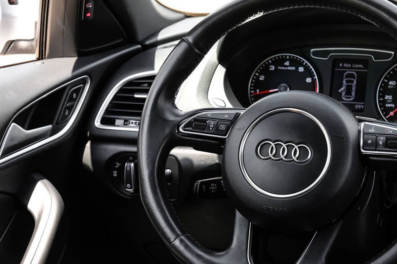 Used 2018 Audi Q3 2.0T Premium Plus w/ Premium Plus Package FWD image 23