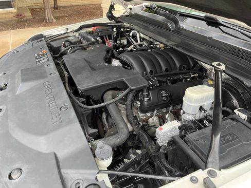Used 2015 Chevrolet Suburban LTZ AWD/4WD image 18
