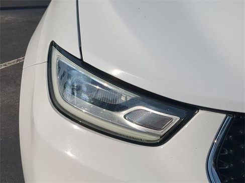 Certified 2024 Chrysler Pacifica Touring-L image 10