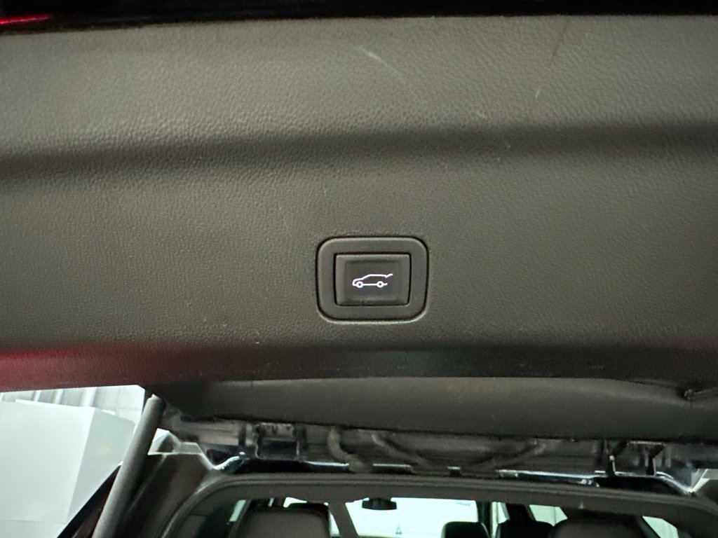 Used 2023 GMC Yukon Denali AWD/4WD image 38