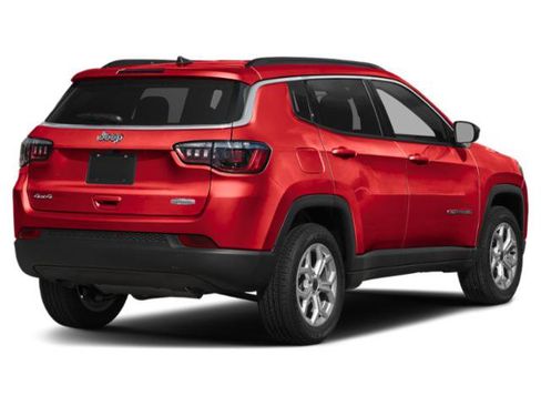 Certified 2025 Jeep Compass Limited AWD/4WD image 3