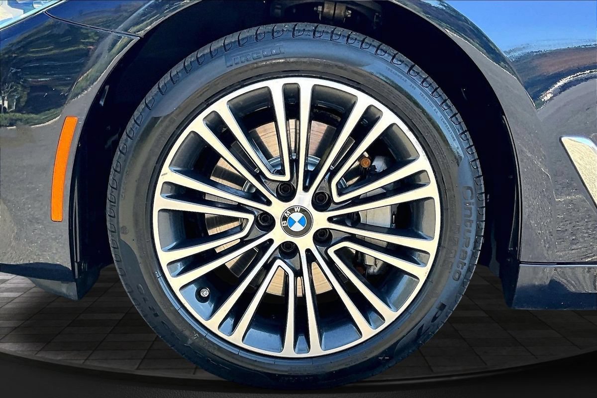 Used 2018 BMW 530i xDrive AWD/4WD image 40