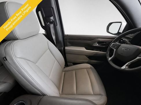 Used 2023 Chevrolet Suburban Z71 w/ Luxury Package AWD/4WD image 18