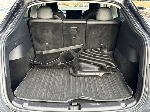 Used 2021 Tesla Model Y Long Range image 18