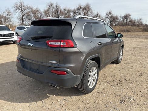 Used 2017 Jeep Cherokee Latitude w/ Cold Weather Group image 5
