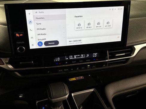 Certified 2025 Toyota Sienna XLE Woodland Edition AWD/4WD image 36