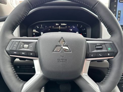 New 2026 Mitsubishi Outlander SE AWD/4WD image 24