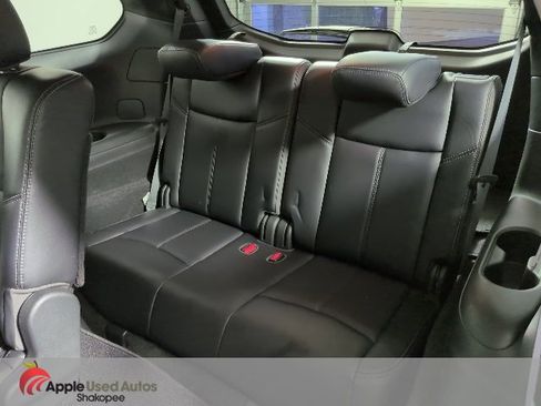 Used 2019 Nissan Pathfinder SL image 34