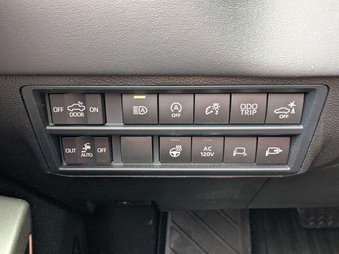 Used 2026 Toyota Tundra Platinum AWD/4WD image 20
