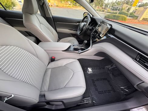 Used 2024 Toyota Camry SE w/ Cold Weather Package image 13