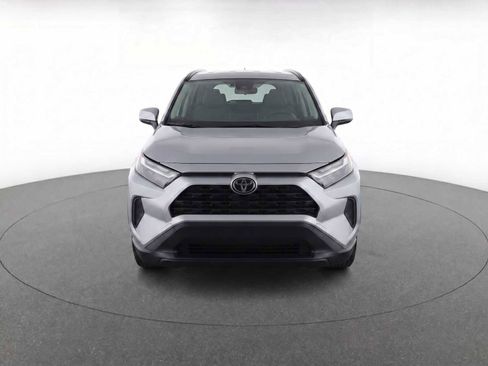Used 2025 Toyota RAV4 XLE AWD/4WD image 3
