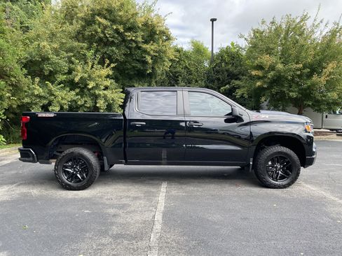 Used 2023 Chevrolet Silverado 1500 Custom Trail Boss AWD/4WD image 10