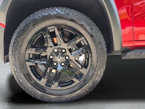 Used 2025 Chevrolet Colorado Trail Boss AWD/4WD image 58