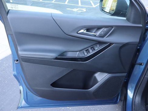 Used 2026 Chevrolet Equinox LT w/ Safety and Technology Package FWD image 4