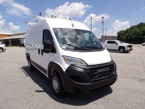 Used 2024 RAM ProMaster 2500 FWD image 11