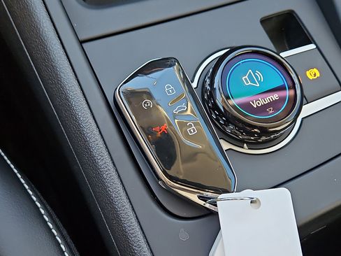 New 2026 Volkswagen Tiguan SE image 20