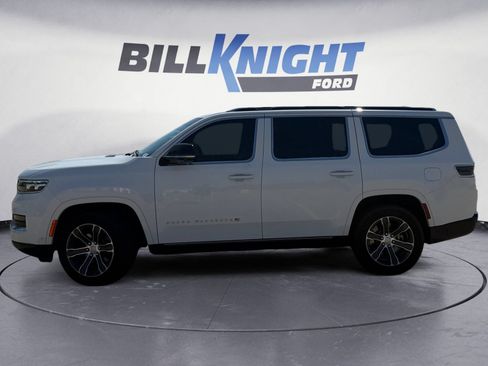 Used 2023 Jeep Grand Wagoneer 4WD image 2