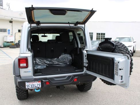 Used 2023 Jeep Wrangler Unlimited AWD/4WD image 11