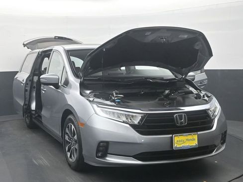 Certified 2024 Honda Odyssey EX-L image 35