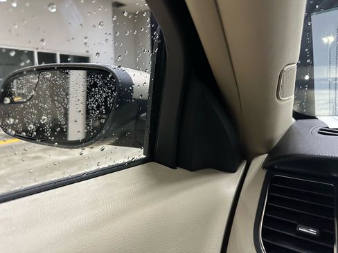 Used 2018 Ford Taurus SEL image 37