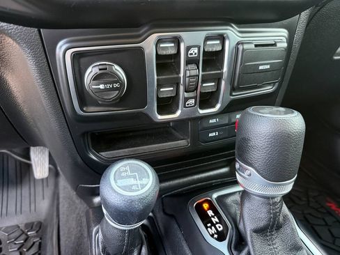 Used 2021 Jeep Wrangler Unlimited Sport AWD/4WD image 20