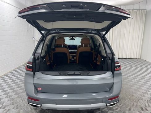 Used 2024 BMW X7 xDrive40i image 8
