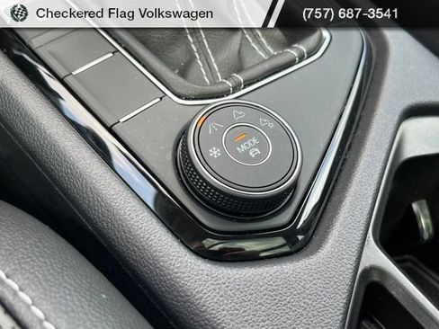 Used 2023 Volkswagen Taos SEL AWD/4WD image 45