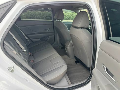 Used 2024 Hyundai Elantra SEL FWD image 32