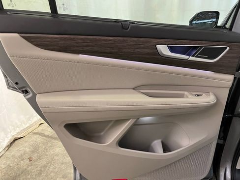 Certified 2025 Volkswagen Atlas SEL Premium R-Line image 22