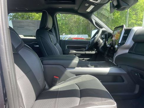 New 2026 RAM 2500 Laramie AWD/4WD image 15