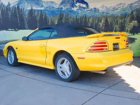Used 1995 Ford Mustang GT RWD image 4