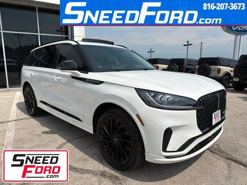Used 2025 Lincoln Aviator Reserve w/ Jet Appearance Package AWD/4WD image 1