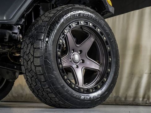 Used 2020 Jeep Gladiator Sport w/ Quick Order Package 24S image 52