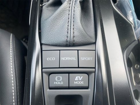 Used 2026 Toyota Camry SE image 25