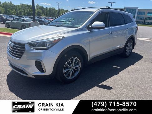 Used 2018 Hyundai Santa Fe SE w/ Cargo Package FWD image 2
