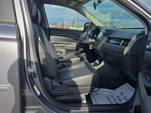 Used 2016 Mitsubishi Outlander SEL image 57