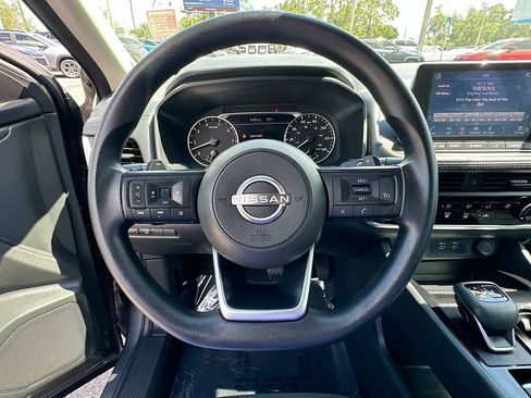 Used 2024 Nissan Rogue S FWD image 11