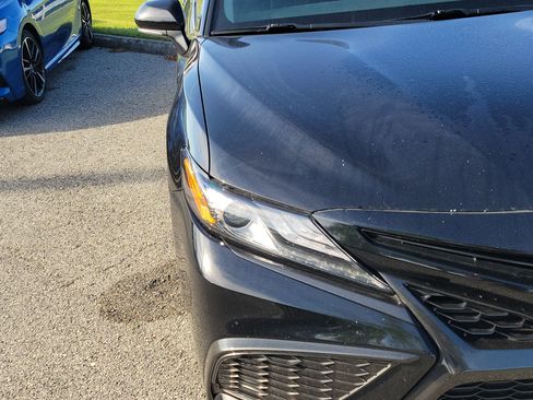 Used 2023 Toyota Camry XSE image 5