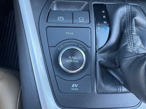 Used 2023 Toyota RAV4 XLE Premium AWD/4WD image 34