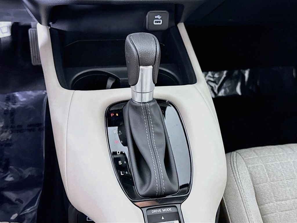 Used 2025 Honda HR-V LX image 8