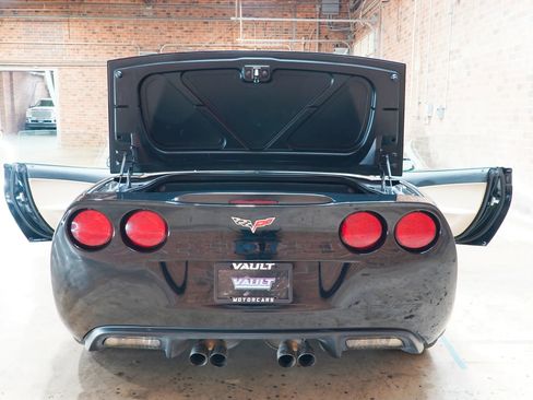Used 2011 Chevrolet Corvette Grand Sport w/ Preferred Equipment Group RWD image 31