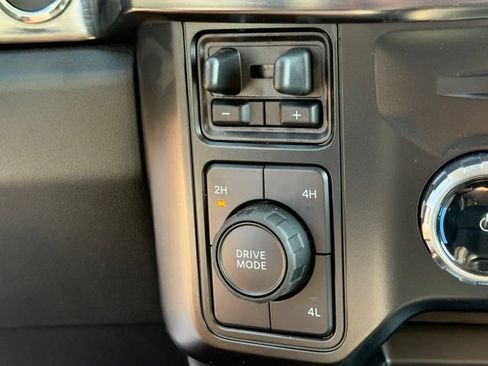 Used 2026 Ford F450 Lariat w/ Lariat Premium Package AWD/4WD image 24