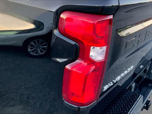 Used 2024 Chevrolet Silverado 1500 LTZ w/ LTZ Premium Package AWD/4WD image 27