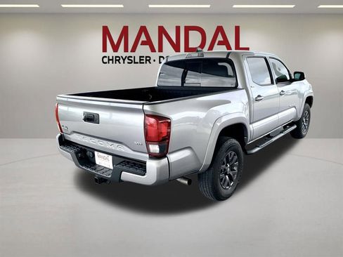 Used 2021 Toyota Tacoma SR5 w/ Technology Package AWD/4WD image 6