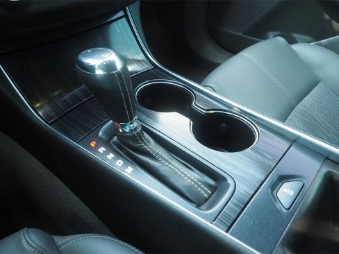 Used 2017 Chevrolet Impala LT image 11