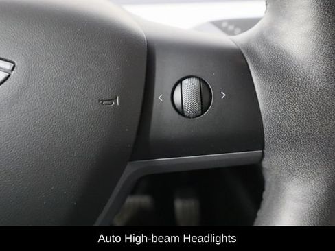 Used 2021 Tesla Model Y Long Range AWD/4WD image 23