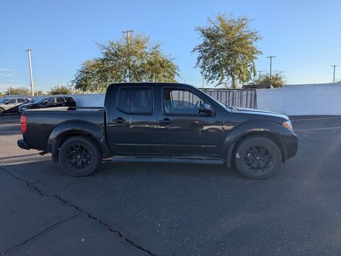 Used 2020 Nissan Frontier SV w/ Midnight Edition Floor Mats image 7