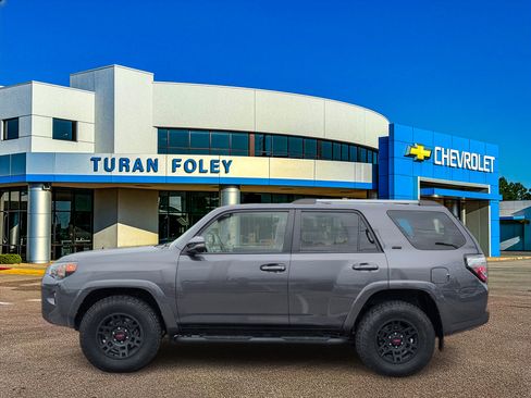 Used 2023 Toyota 4Runner SR5 Premium image 2